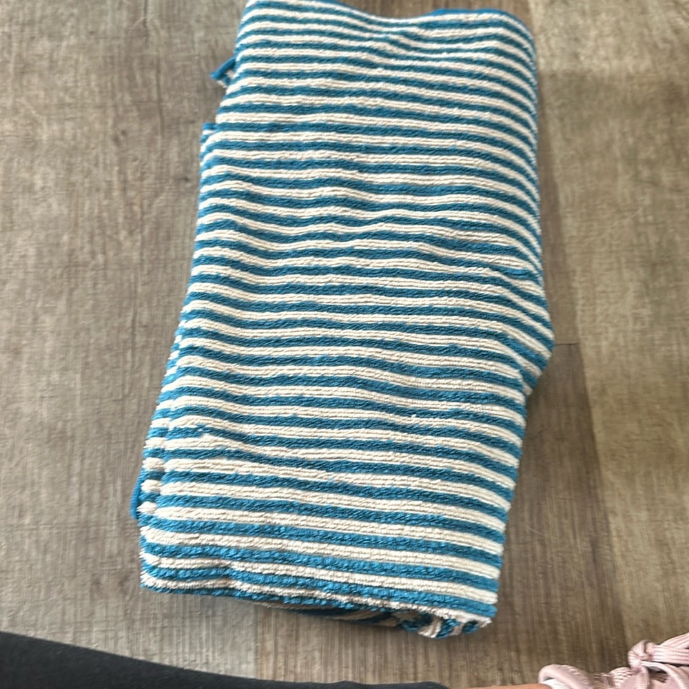 COPY - Norwex vanilla and teal bath towel
